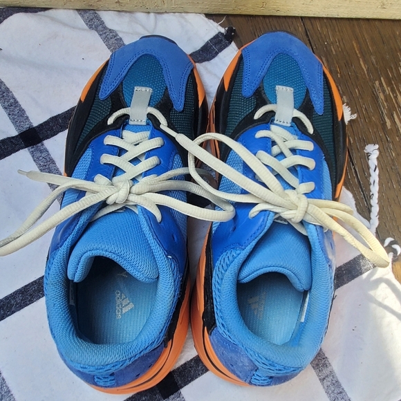 Yeezy Boost 700 Bright Blue size 5.5 men\'s size 7 woman size